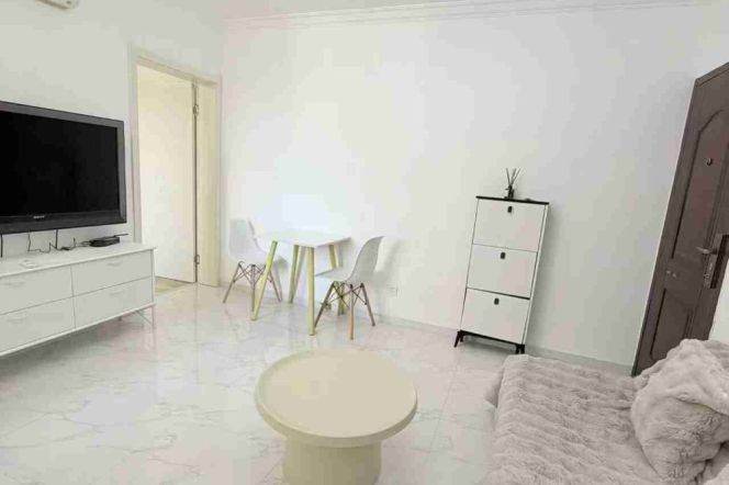 High-Floor 1BR Apartment near Zhongshan Park