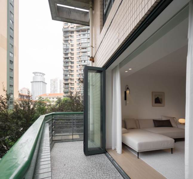Housing image — Balcony