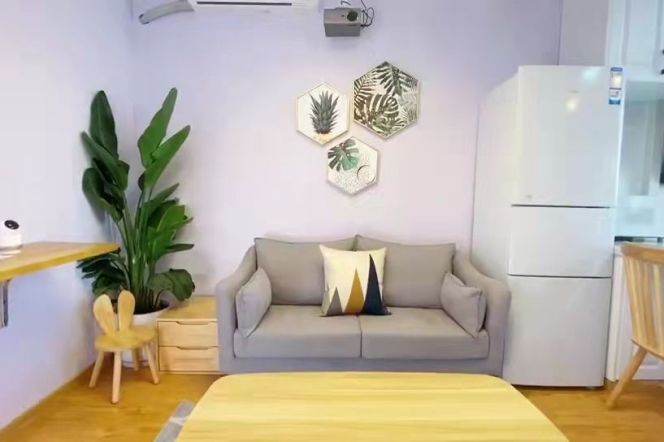 2BR Apartment near Jiashan Rd Metro (L1/L10/L12)
