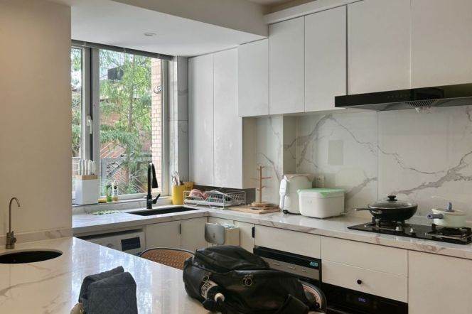 3BR Apartment near Jiaotong University Metro