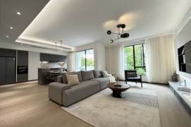 Spacious 2BR Apartment in Gubei (L10/L15)