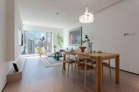 High-Floor Spacious 2BR Apartment near Shangcheng Rd Metro