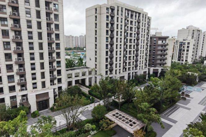2BR Apartment near Lingzhao Xincun  Metro (L8)