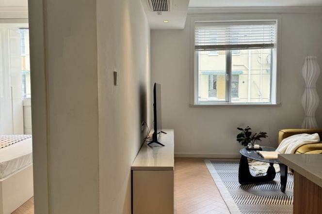 1BR Lane House in Gubei (L10)