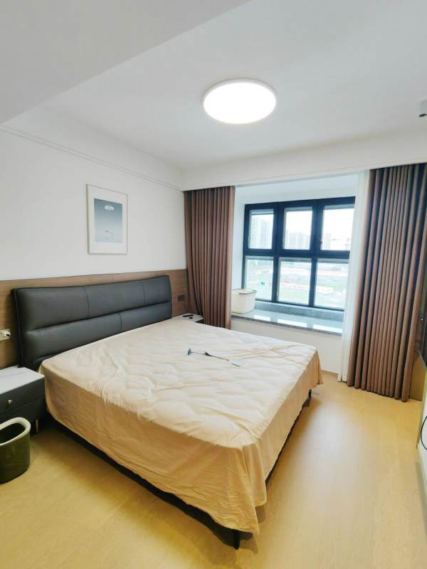 Housing image — Room