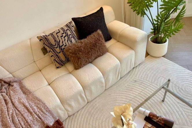 High-Floor Spacious Bright 1BR Apartment near Changshou Rd Metro with Outstanding View (L7/L13)