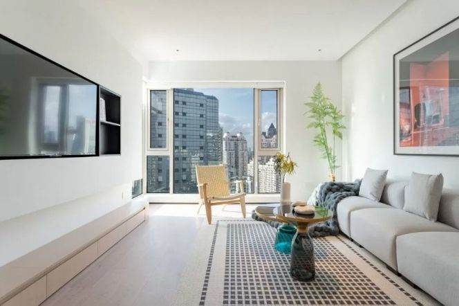 High-Floor Spacious 2BR Apartment near Shangcheng Rd Metro