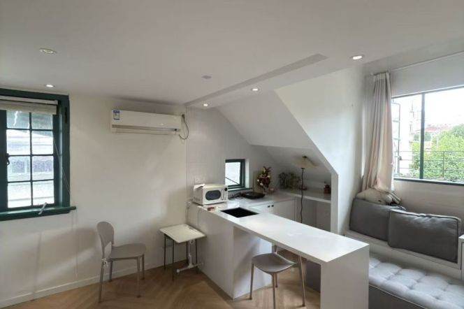 1BR Lane House in Jing'an (L2/L11)