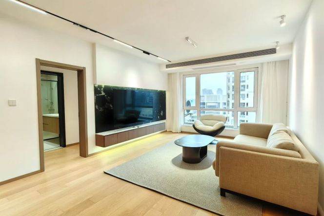 High-Floor Spacious Modern Bright 2BR Apartment near City God Temple (L8/L10/L14)