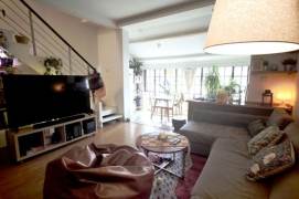 Bright 2BR Lane House near IAPM with Green View