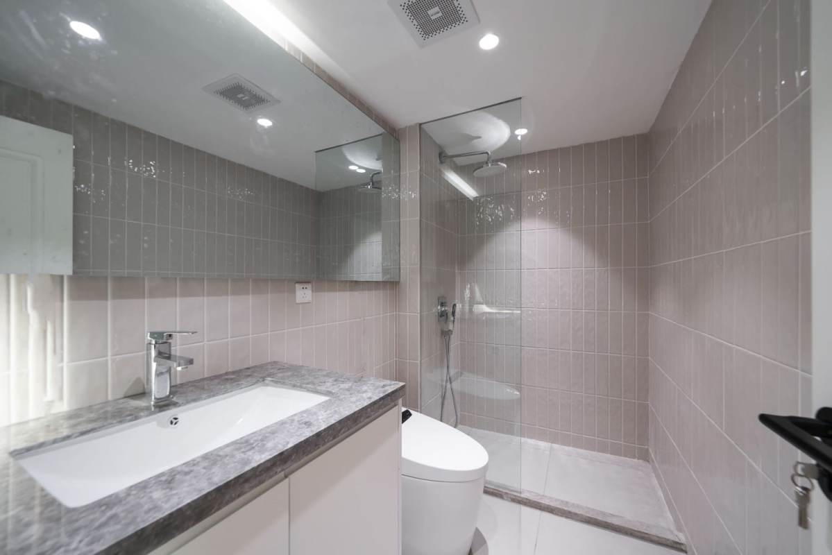 Housing image — Bathroom