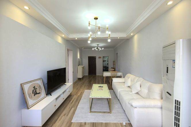 Spacious 1BR Apartment in Xujiahui