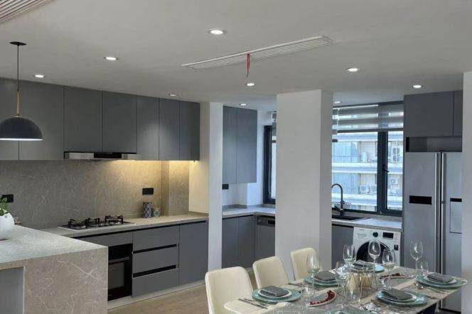 Spacious Bright Modern 3BR Apartment at Top Of City (L13)