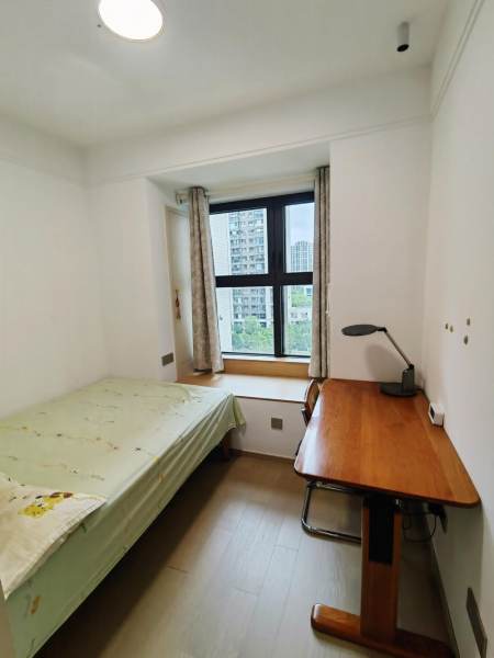 Housing image — Room