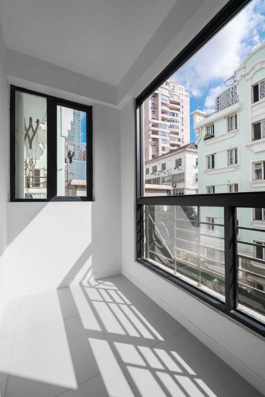 Housing image — Balcony