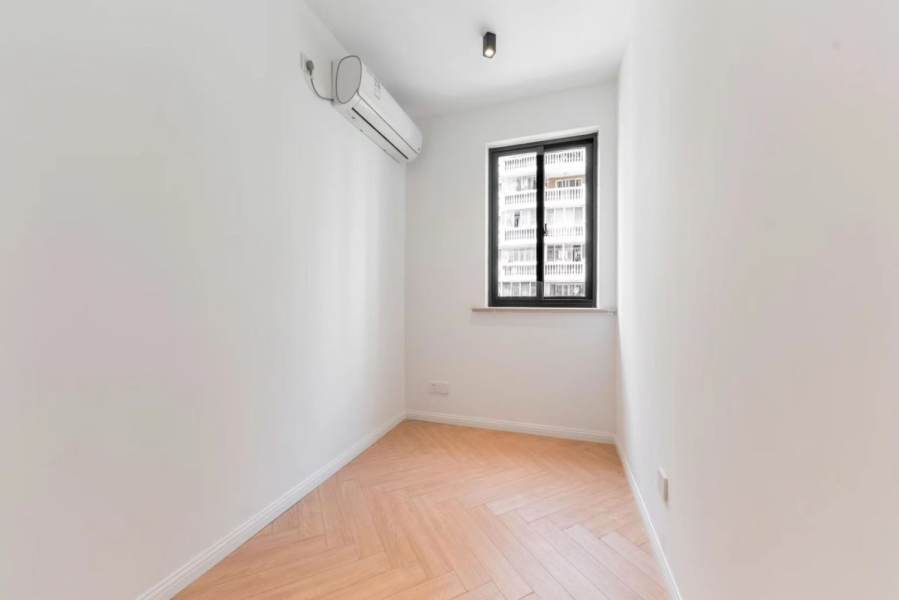 Housing image — Bedroom