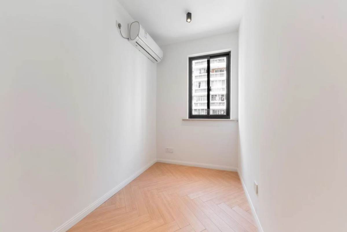 Housing image — Bedroom