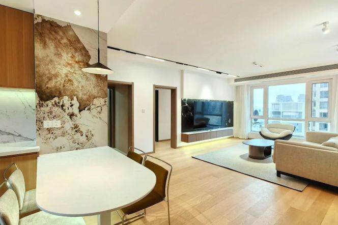 High-Floor Spacious Modern Bright 2BR Apartment near City God Temple (L8/L10/L14)