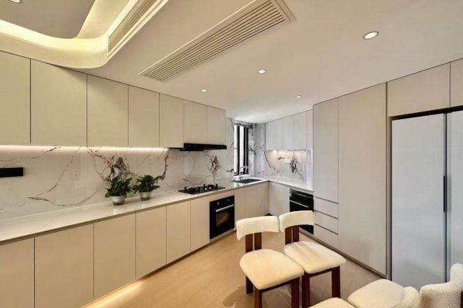 High-Floor Spacious 2BR Apartment at Hanlin Mansion