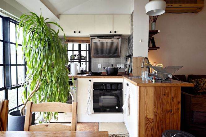 Bright 2BR Lane House near IAPM with Green View