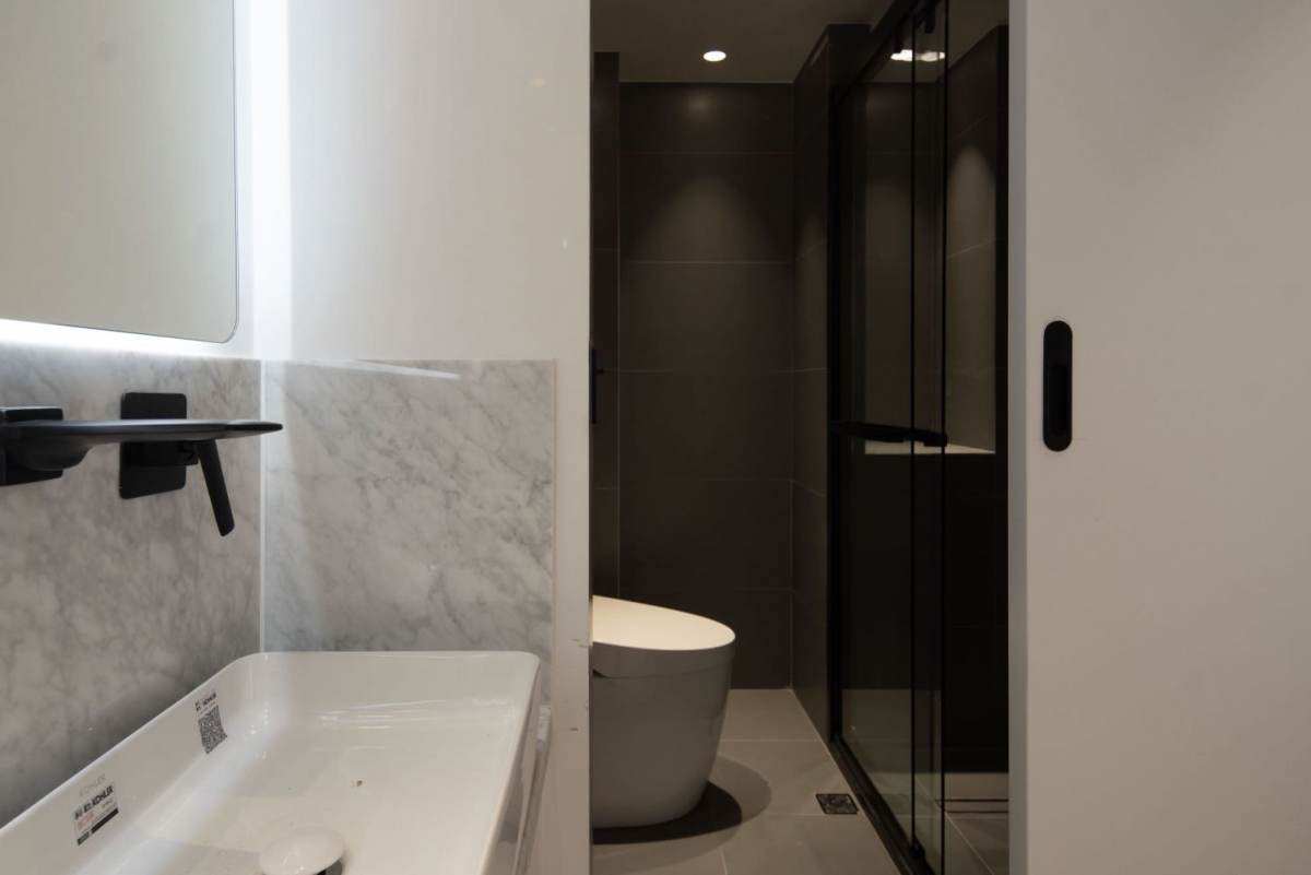 Housing image — Bathroom