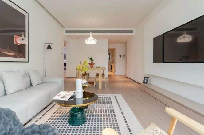 High-Floor Spacious 2BR Apartment near Shangcheng Rd Metro