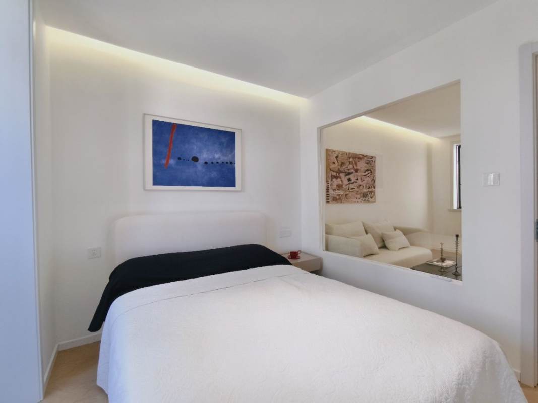 Housing image — Bedroom