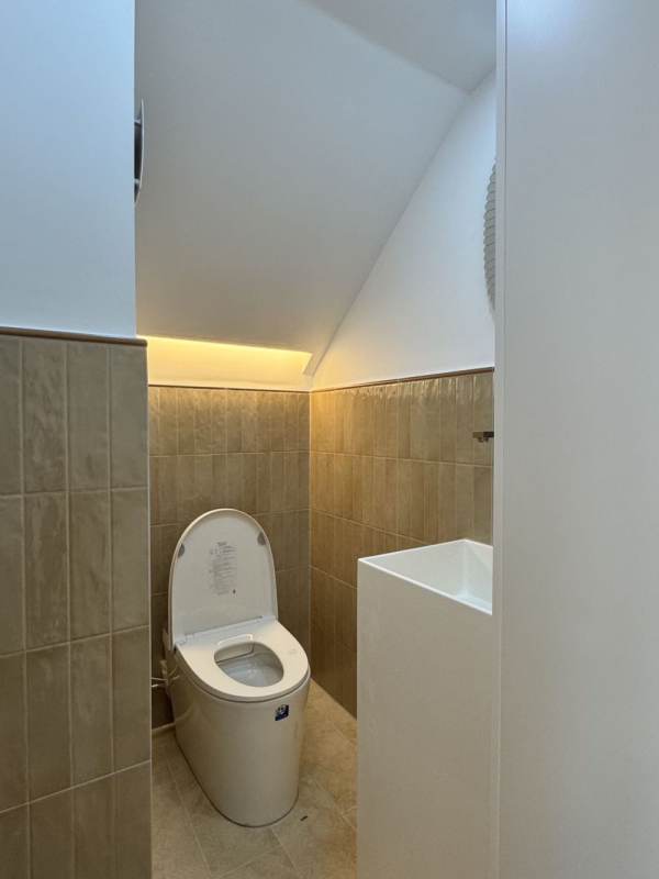 Housing image — Bathroom