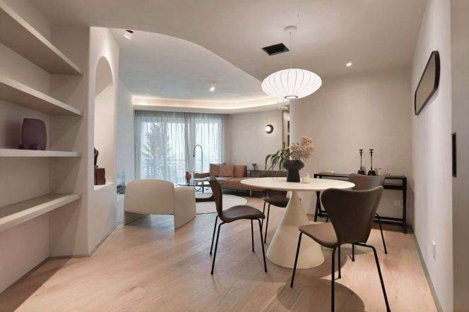 3BR Apartment near Jing'an Temple with Floor-to-Ceiling Windows