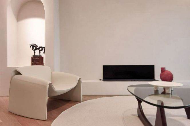 3BR Apartment near Jing'an Temple with Floor-to-Ceiling Windows