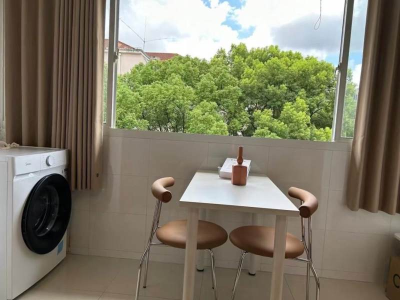 Housing image — Balcony