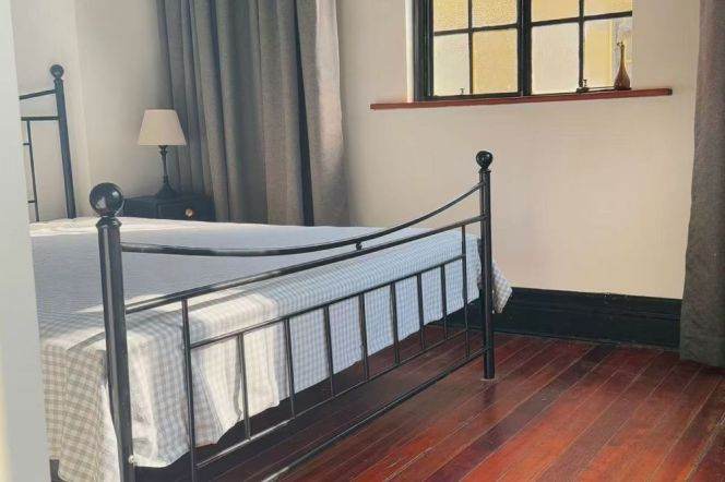 Historic High-Ceiling 3BR Apartment in Jing'an