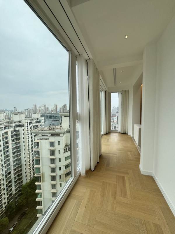 Housing image — Balcony