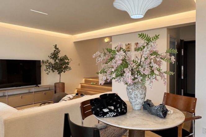 High-Floor Spacious 2BR Apartment near Wuning Road Metro with Floor-to-Ceiling Windows (L11/L13/L14)
