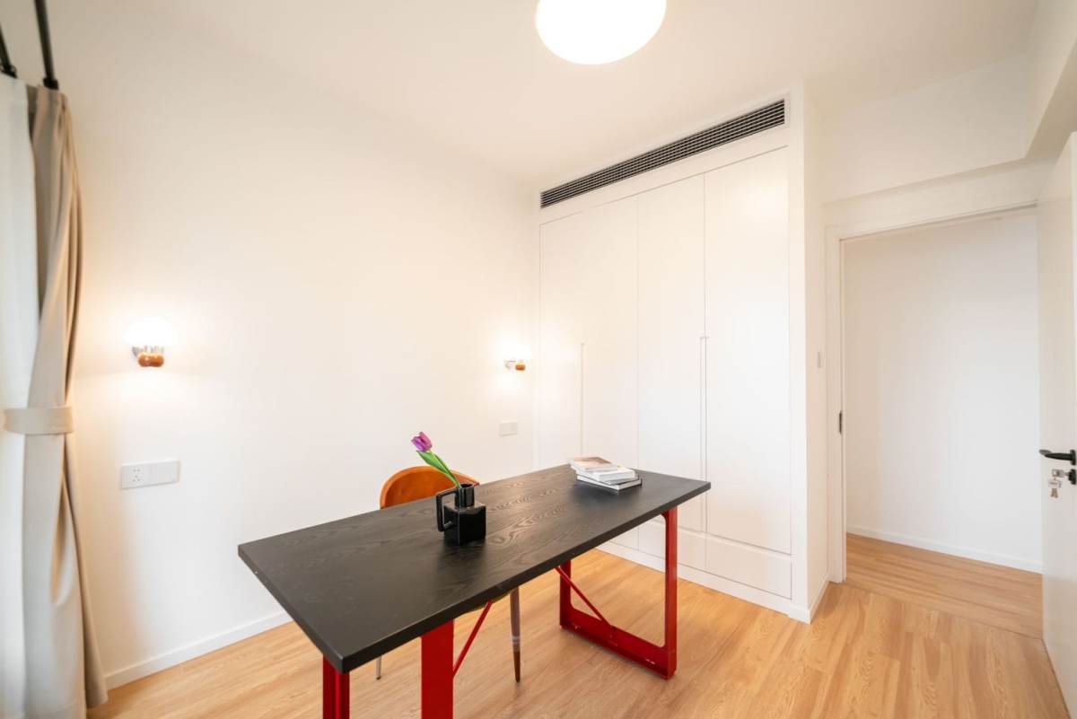 Housing image — Study