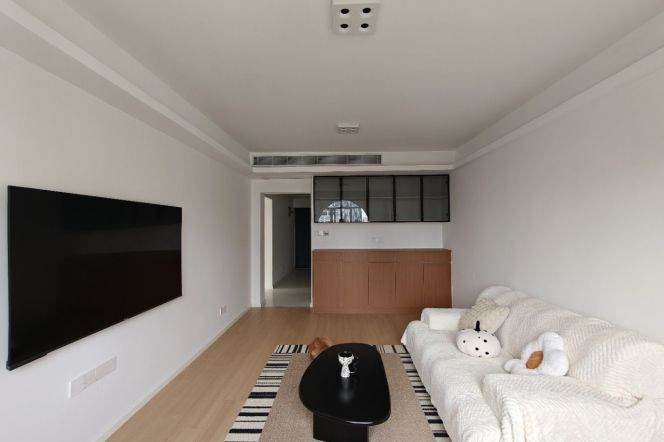 High-Floor 2BR Apartment near Huaihai Lu (L1/L8/L14)