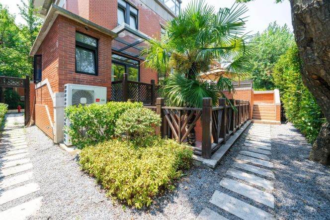 Spacious 5BR Apartment in Hongqiao CBD with Terrace