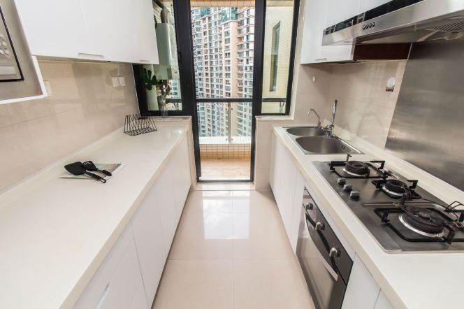 High-Floor 3BR Apartment near Zhongshan Park (L2/L3/L4)