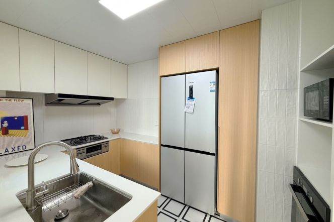 Spacious 2BR Apartment in Gubei (L10/L15)