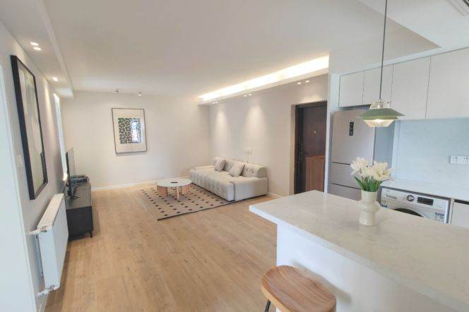 2BR Apartment in Jing'an