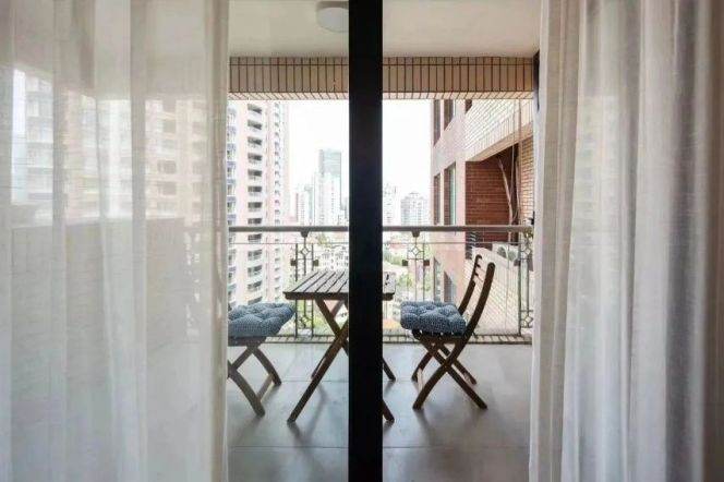 High-Floor 3BR Apartment at The Courtyards