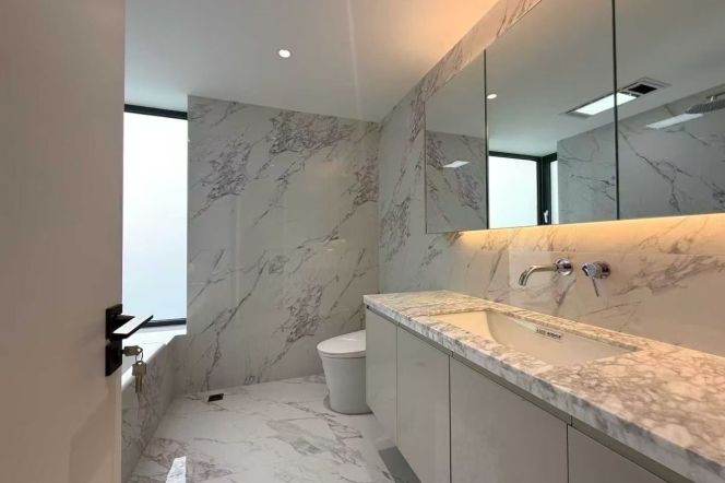 Spacious 3BR Apartment in Xujiahui