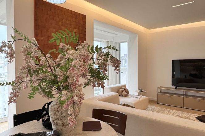 High-Floor Spacious 2BR Apartment near Wuning Road Metro with Floor-to-Ceiling Windows (L11/L13/L14)