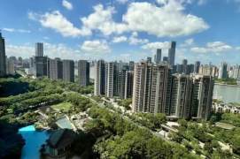 High-Floor Spacious 4BR Apartment near Shangcheng Rd Metro