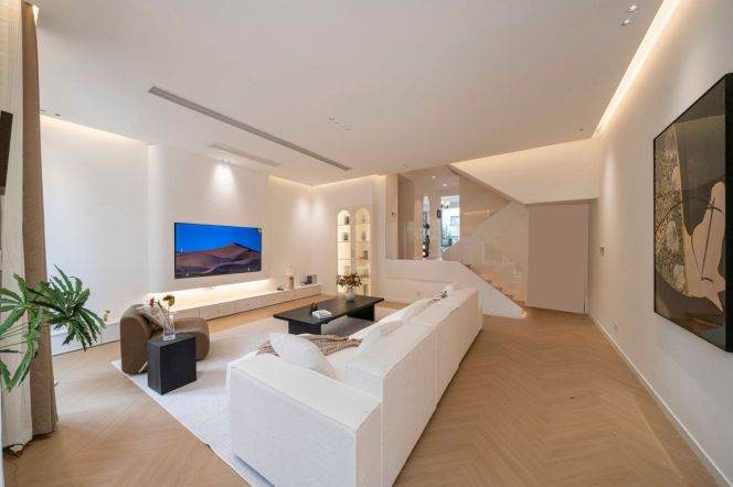Spacious 6BR Apartment at Shanghai Yintao Golf Club with Private Garden