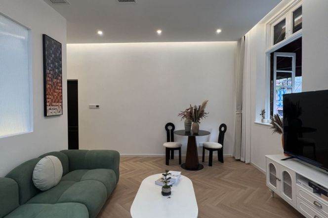 1BR Lane House in Jing'an (L2/L12/L13)