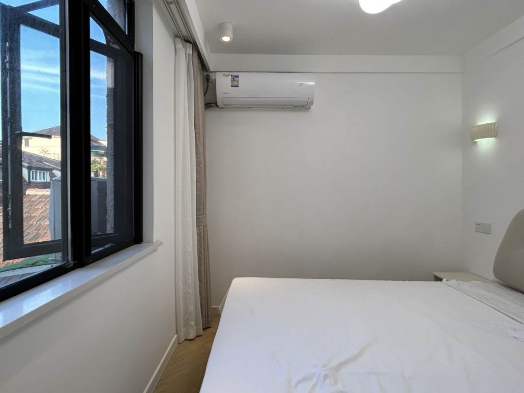 Housing image — Bedroom