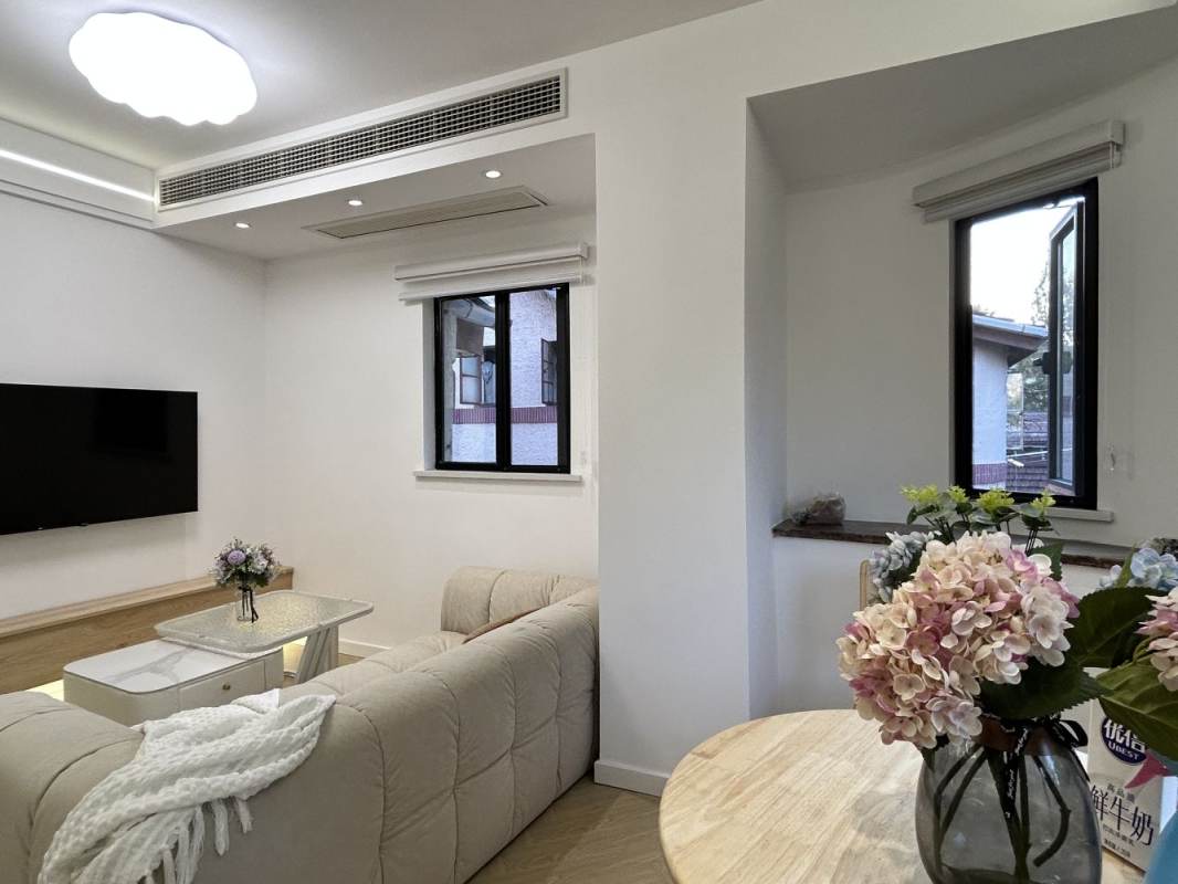 Housing image — Living Room