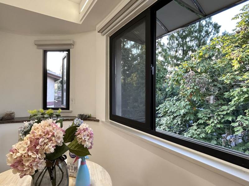 Housing image — Balcony