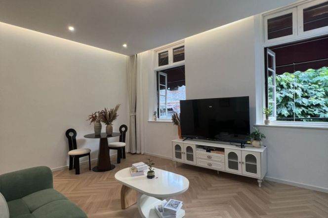 1BR Lane House in Jing'an (L2/L12/L13)